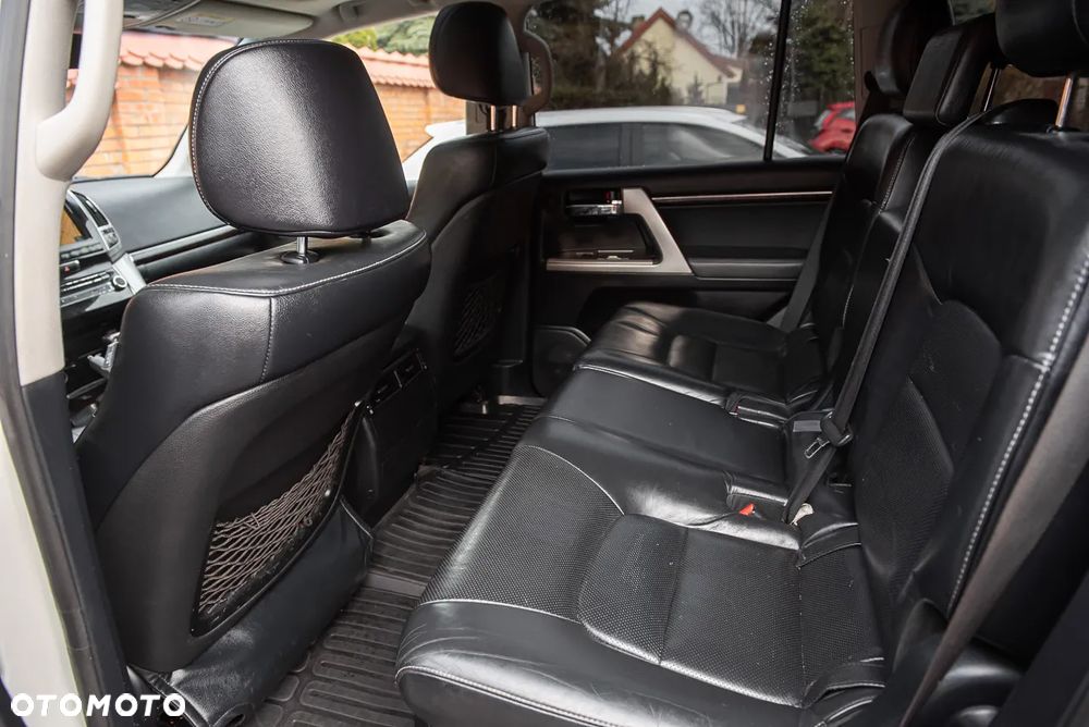 Toyota Land Cruiser - 30