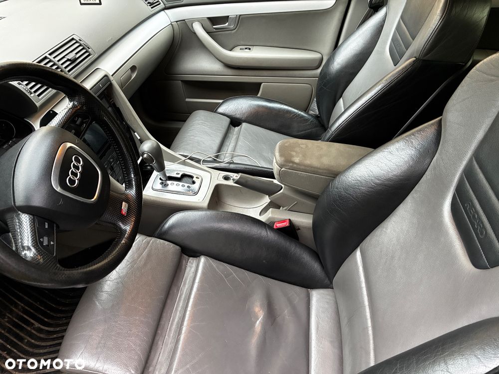 Audi A4 Limousine - 5