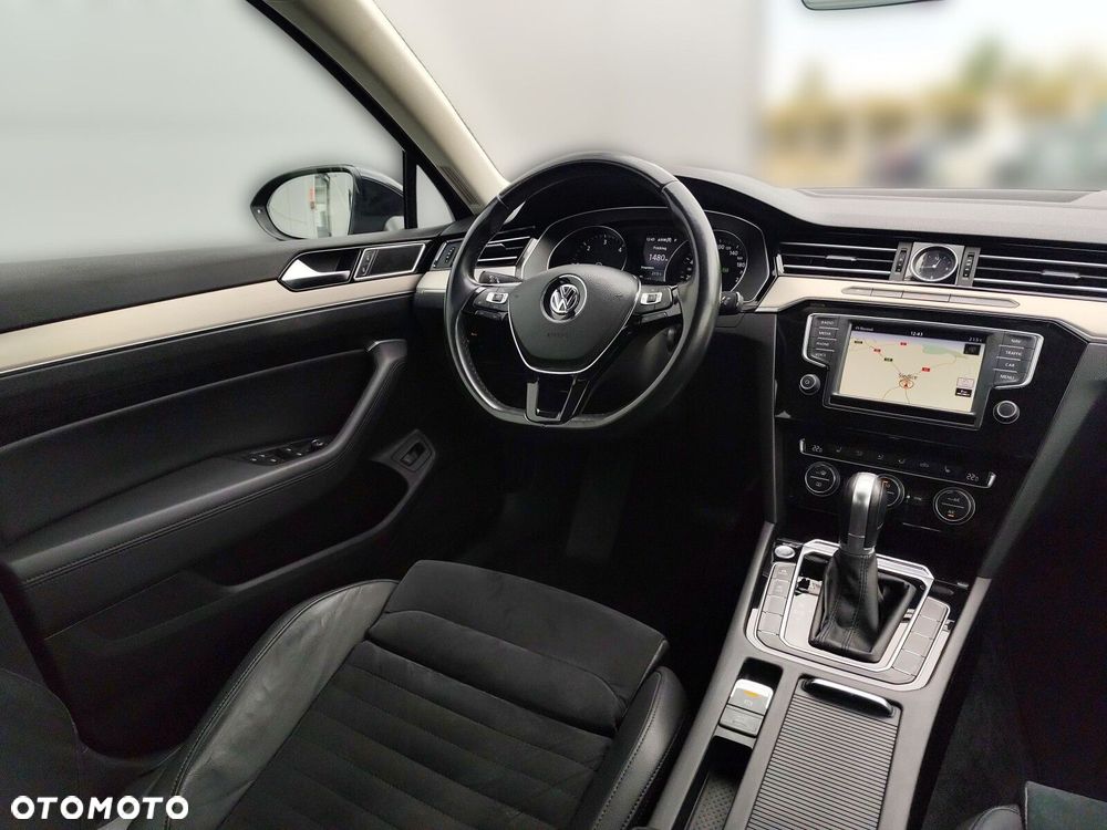 Volkswagen Passat - 16