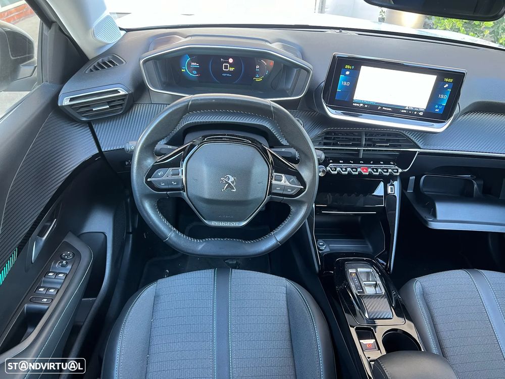 Peugeot 208 - 6