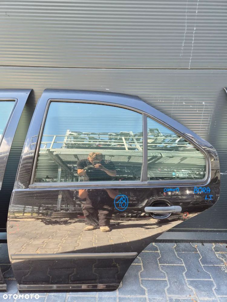 VOLKSWAGEN GOLF IV 4 HB / BORA DRZWI / KLAPA BAGAŻNIKA (dostępne wiele sztuk) - 22