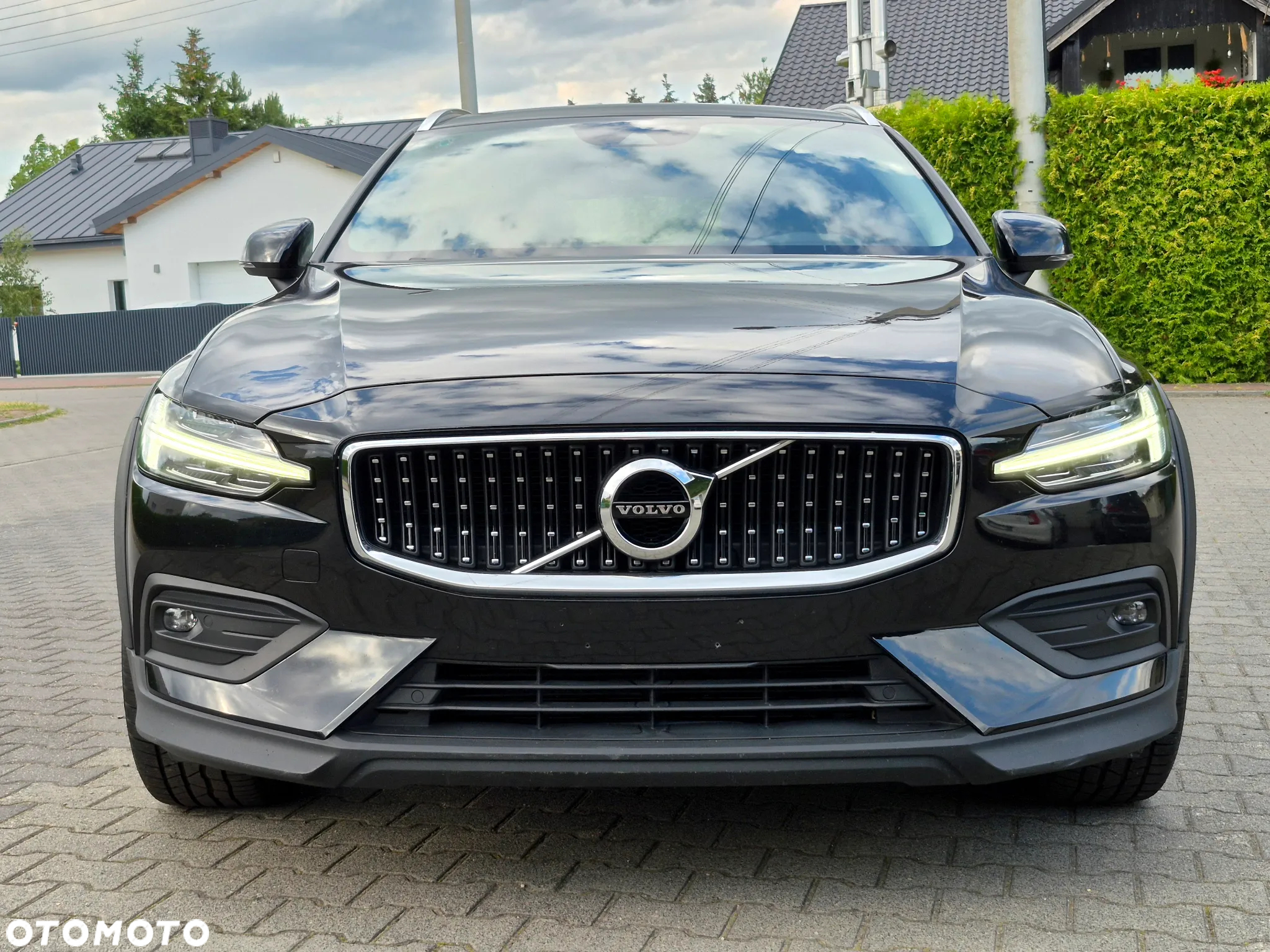 Volvo V60 Cross Country Plus B5 B AWD - 4