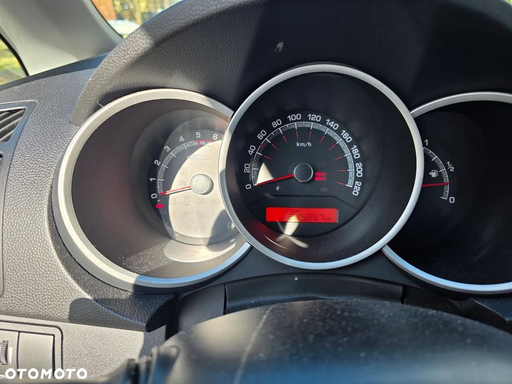 Kia Venga 1.6 CRDi L - 12