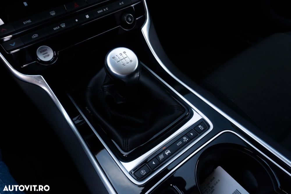Jaguar XF E-Performance Portfolio - 23