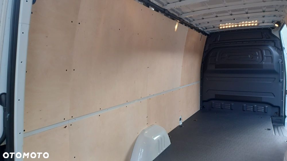 Mercedes-Benz Sprinter - 8