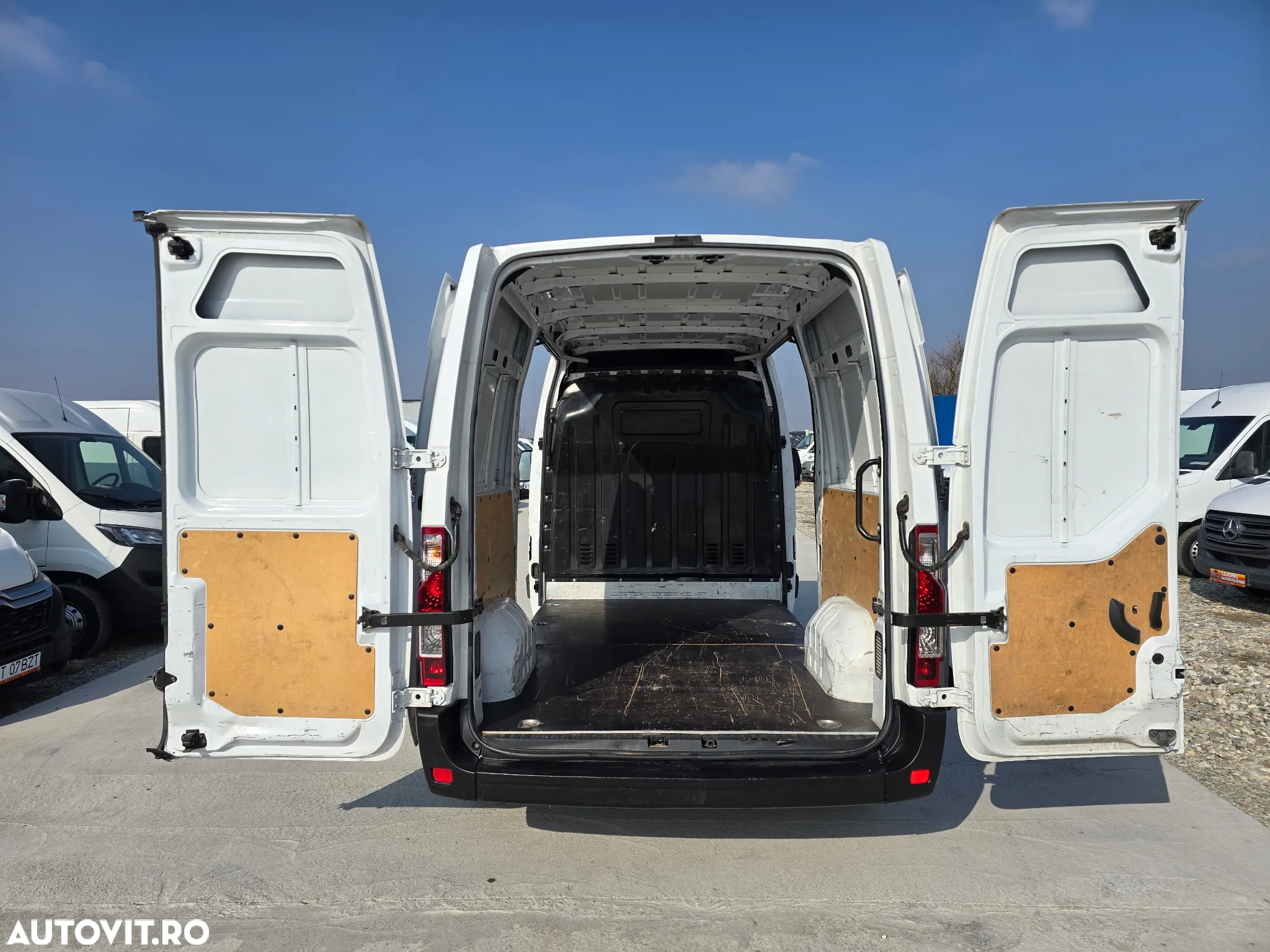 Renault New Master L2H2 - 13