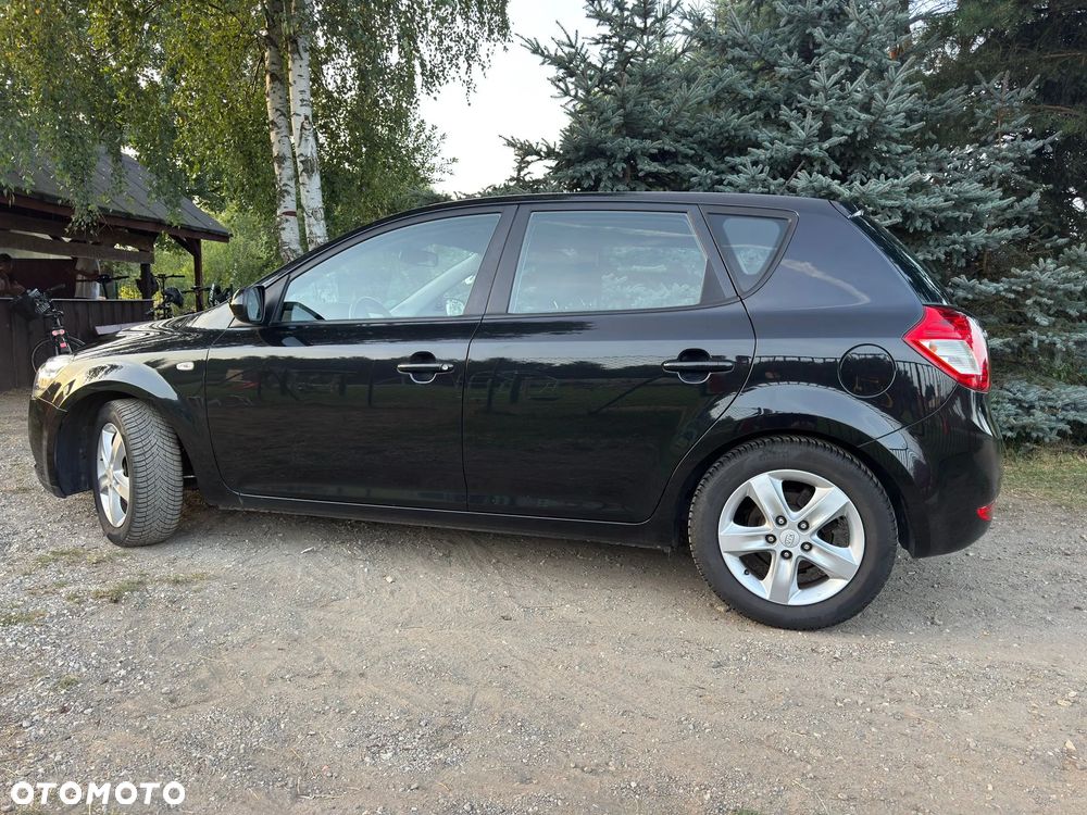 Kia Ceed 1.4 CVVT Dream-Team Edition - 22