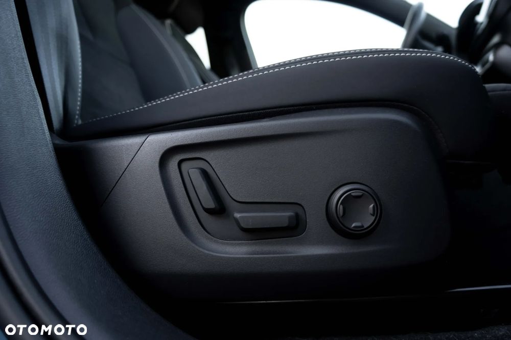 Volvo C40 Recharge Twin AWD Plus - 21