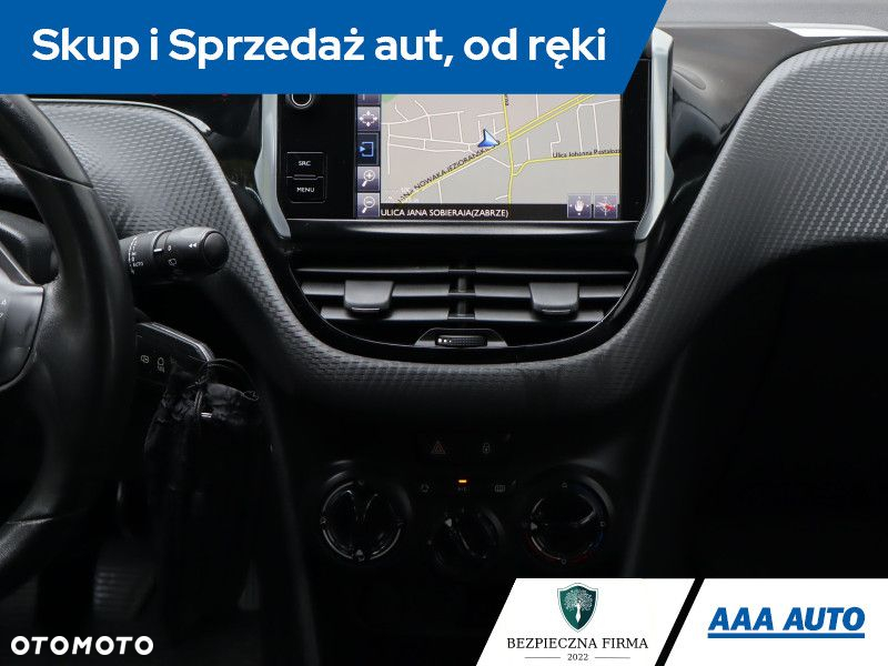 Peugeot 208 - 14