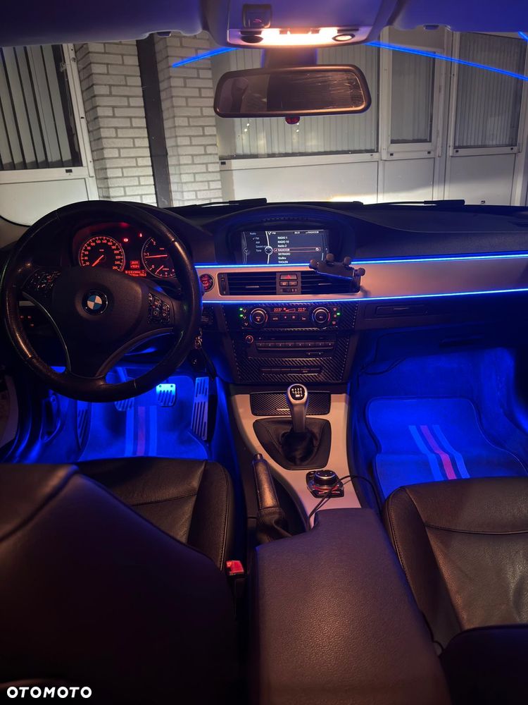 BMW Seria 3 320d - 23