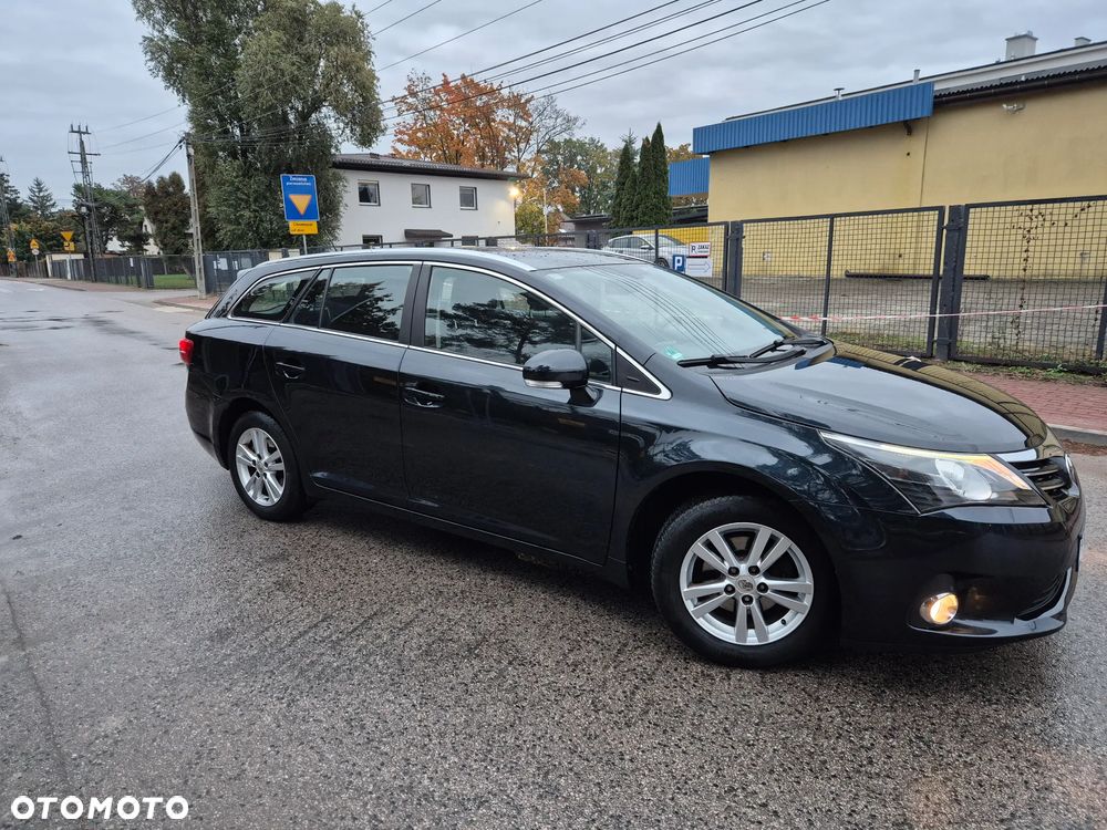 Toyota Avensis 1.8 Luna - 15