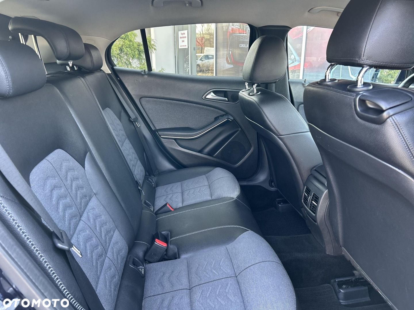 Mercedes-Benz GLA 180 d 7G-DCT Urban - 21
