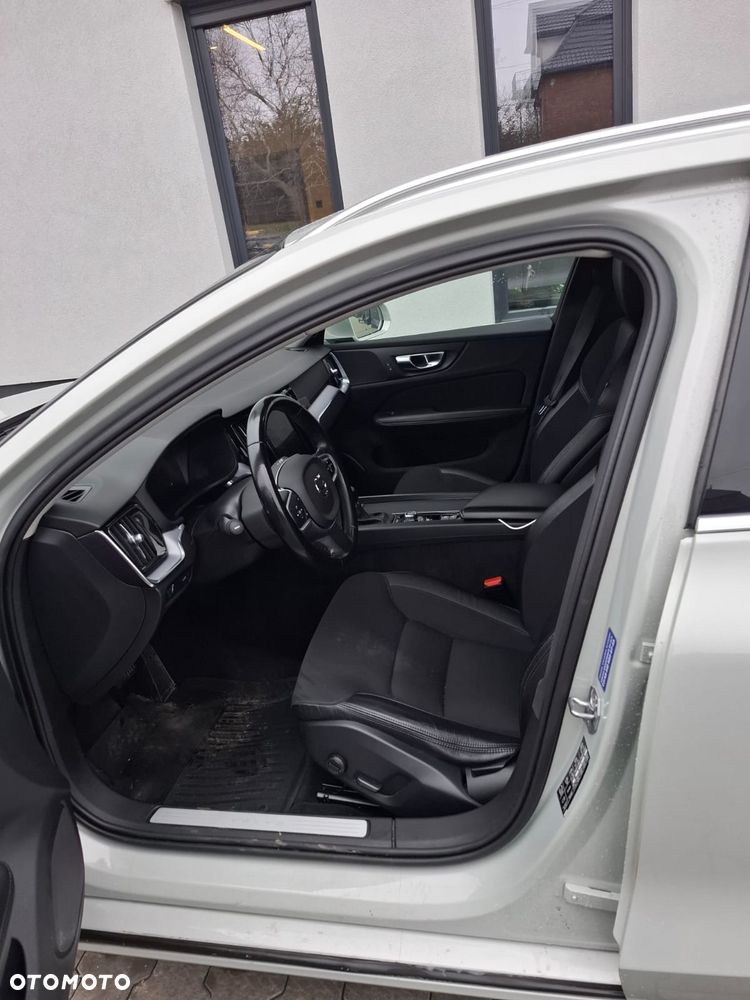 Volvo V60 D4 Momentum Pro - 12