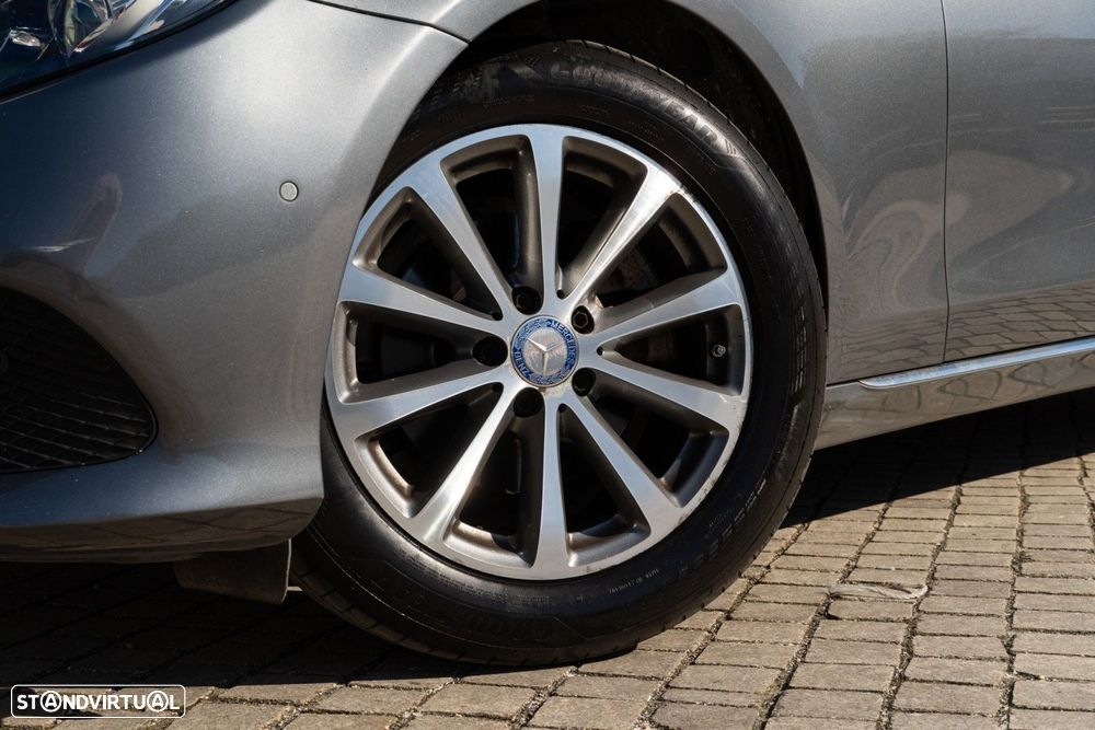 Mercedes-Benz E 220 d Avantgarde - 44