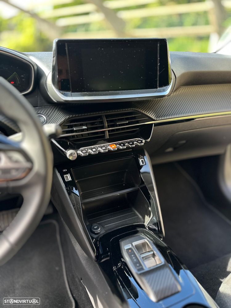 Peugeot e-208 - 9