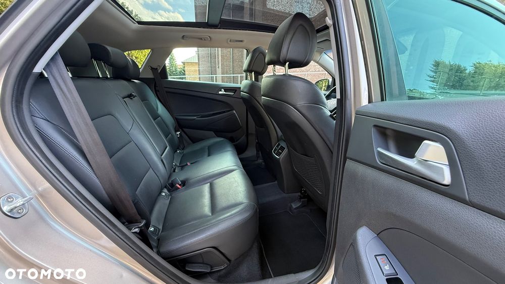 Hyundai Tucson 2.0 CRDi 4WD Intro Edition - 24