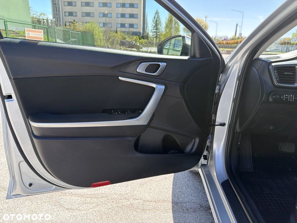 Kia Ceed 1.5 T-GDI M DCT - 11