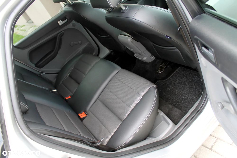 Ford Focus 1.8 FF Ambiente - 13