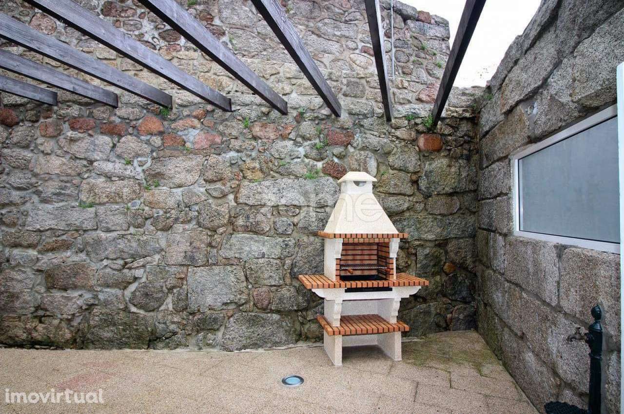 Prédio no Centro da Vila do Gerês - Grande imagem: 5/47