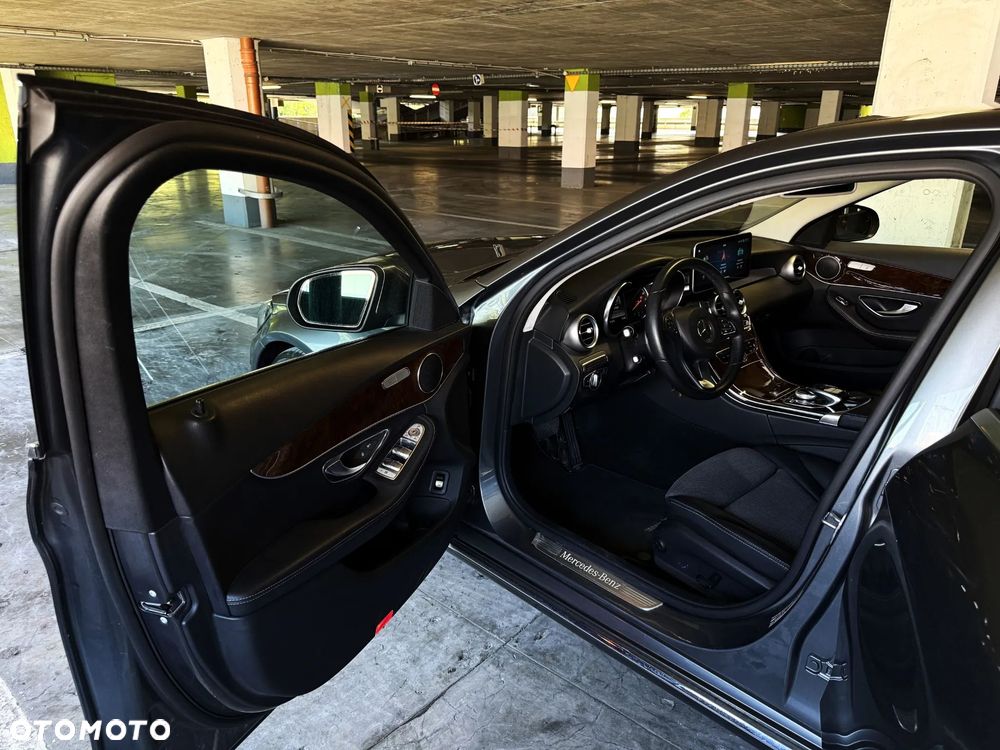 Mercedes-Benz Klasa C 200 4-Matic 9G-TRONIC - 12