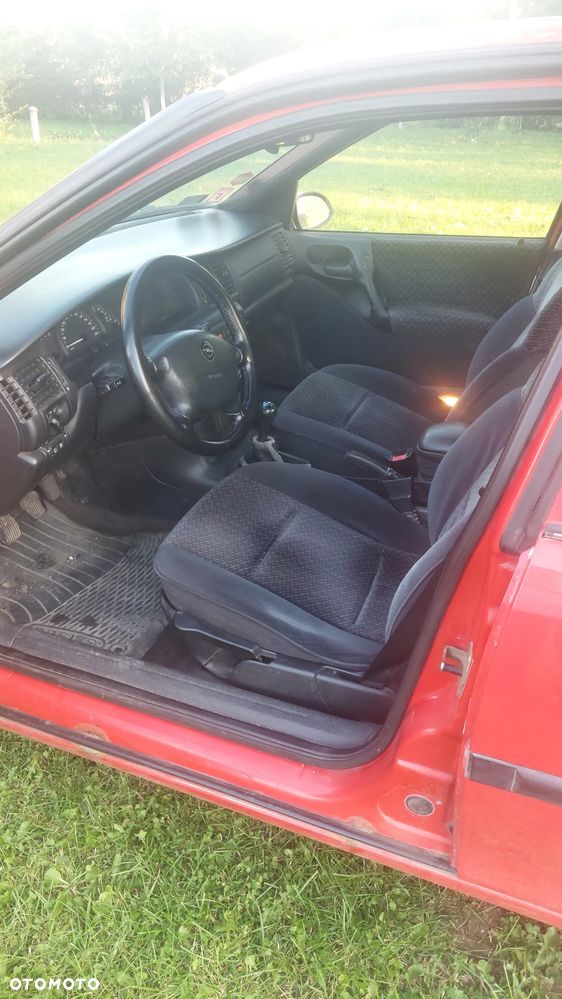 Opel Vectra 1.6 CD - 4