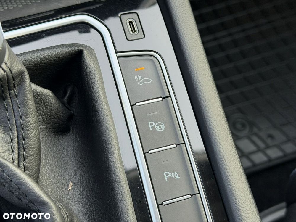 Volkswagen Passat - 30
