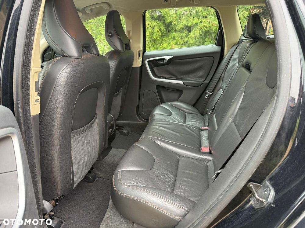 Volvo XC 60 D5 AWD Momentum - 13