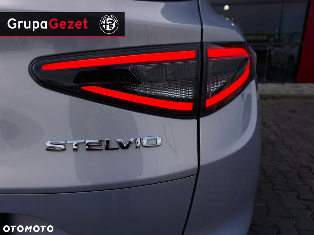 Alfa Romeo Stelvio - 17