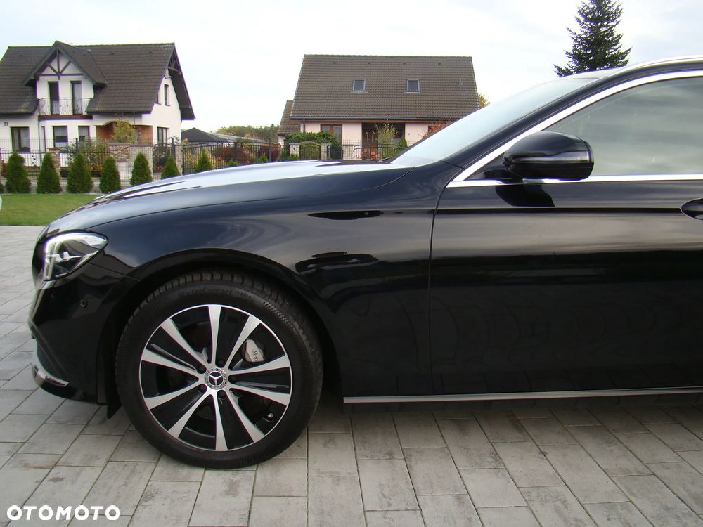 Mercedes-Benz E-Class 2022 photo 4