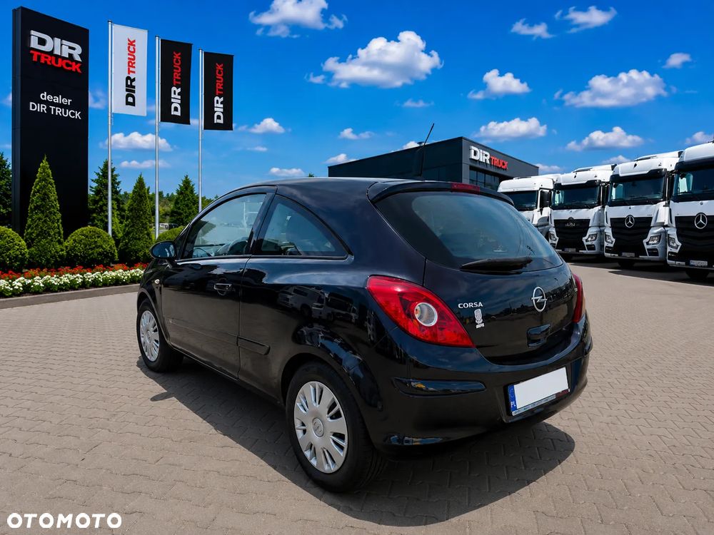 Opel Corsa 1.2 16V Cosmo - 7