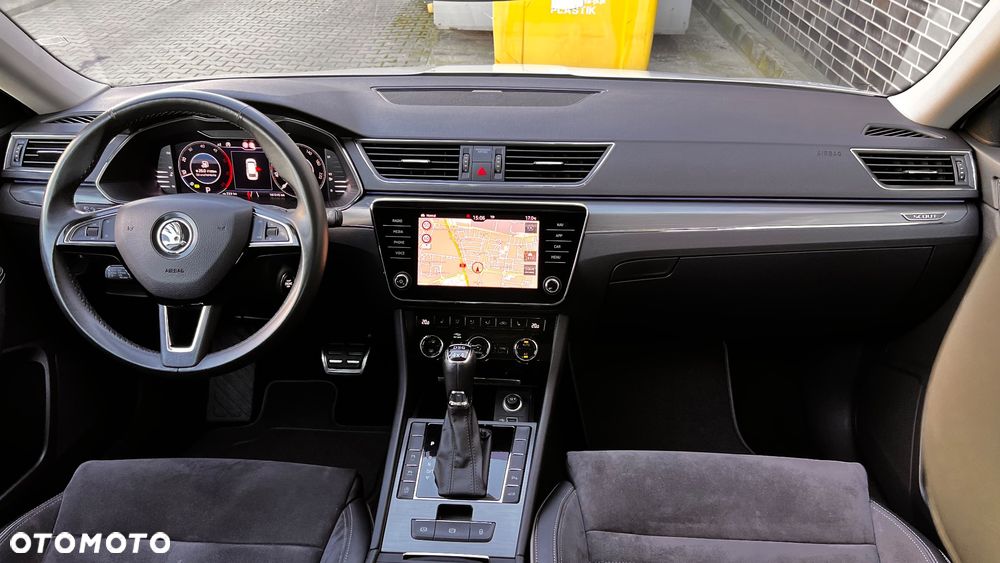 Skoda Superb Combi 2.0 TDI 4x4 DSG Scout - 32