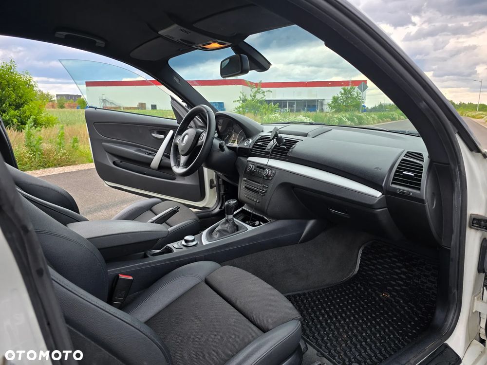 BMW Seria 1 123d - 12