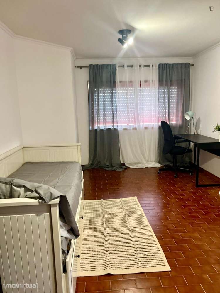Quarto - localizado em Canidelo Porto - Grande imagem: 2/6