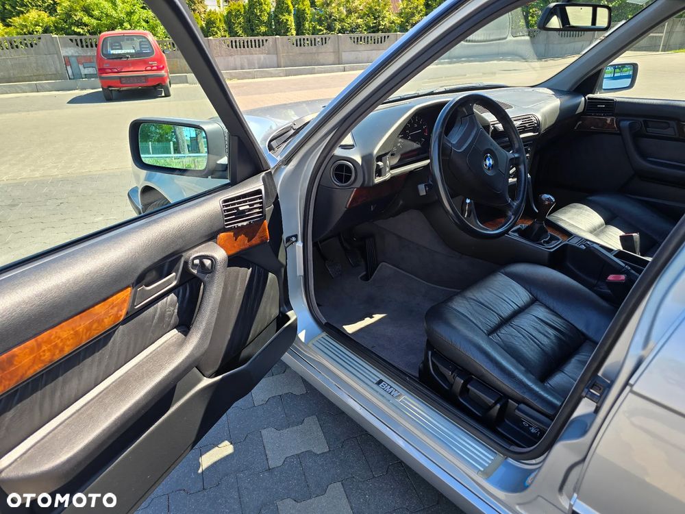BMW Seria 5 525i - 7