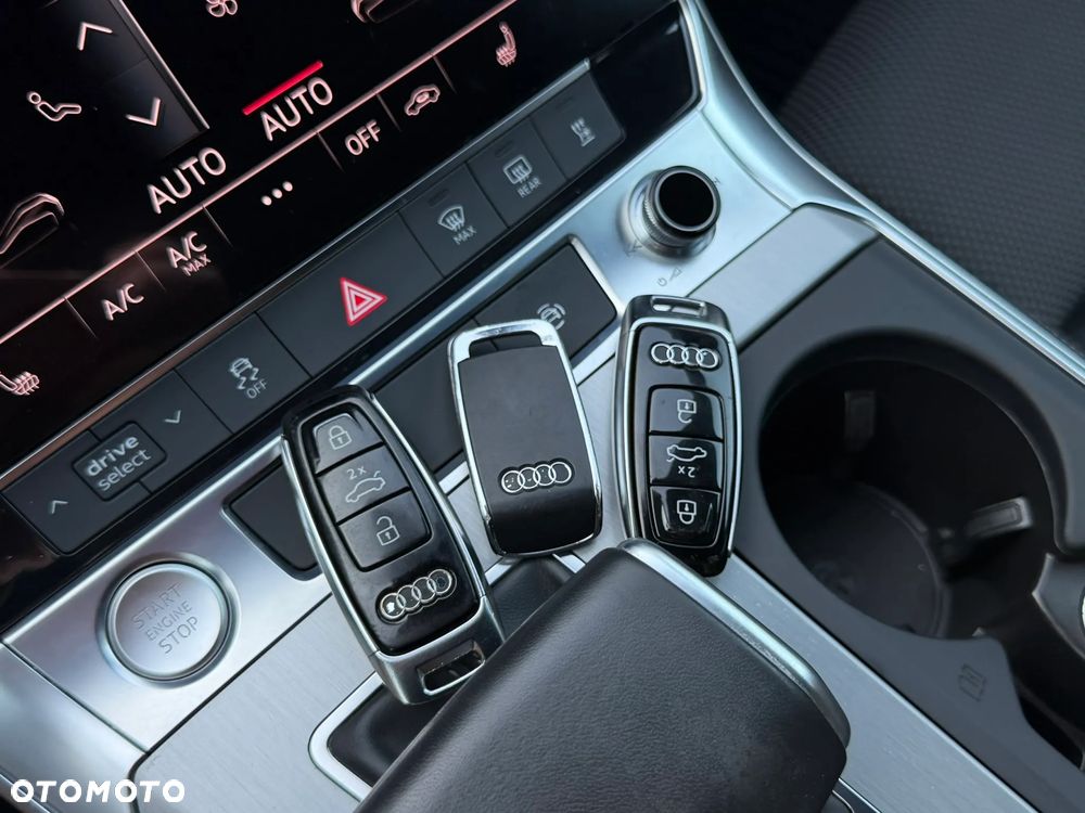 Audi A6 Avant 40 TDI quattro S tronic S line - 40