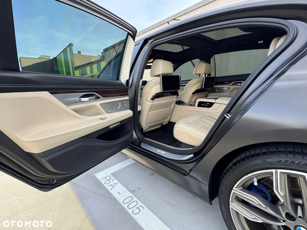 BMW Seria 7 M760Li xDrive - 23