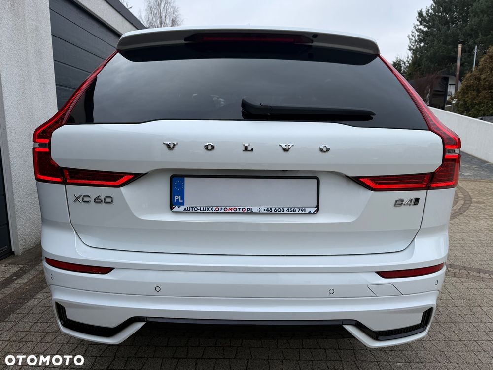 Volvo XC 60 B4 D AWD Plus Dark - 9