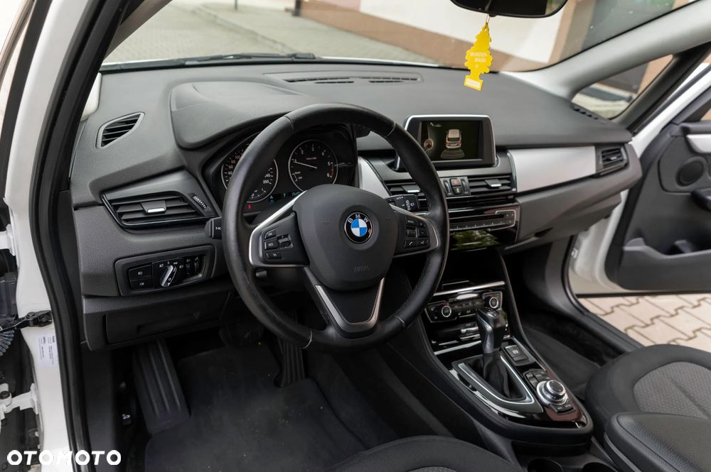 BMW Seria 2 218d Sport-Aut - 31