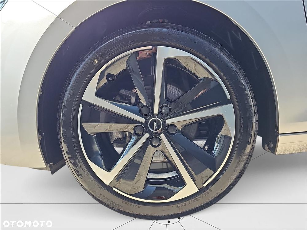 Opel Astra 1.2 T GS S&S - 27