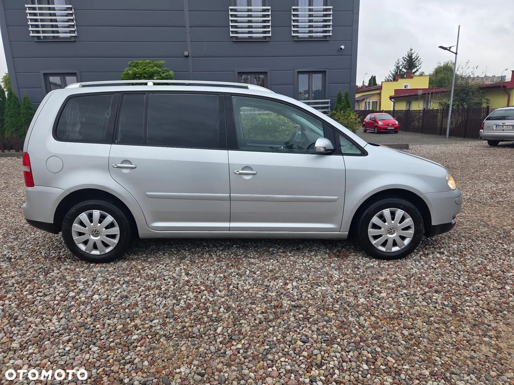 Volkswagen Touran 1.6 FSI Automatik Trendline - 4