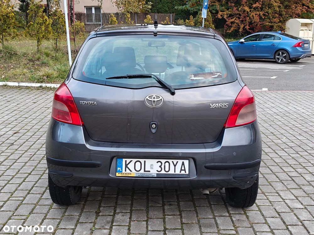 Toyota Yaris 1.3 Luna A/C - 13