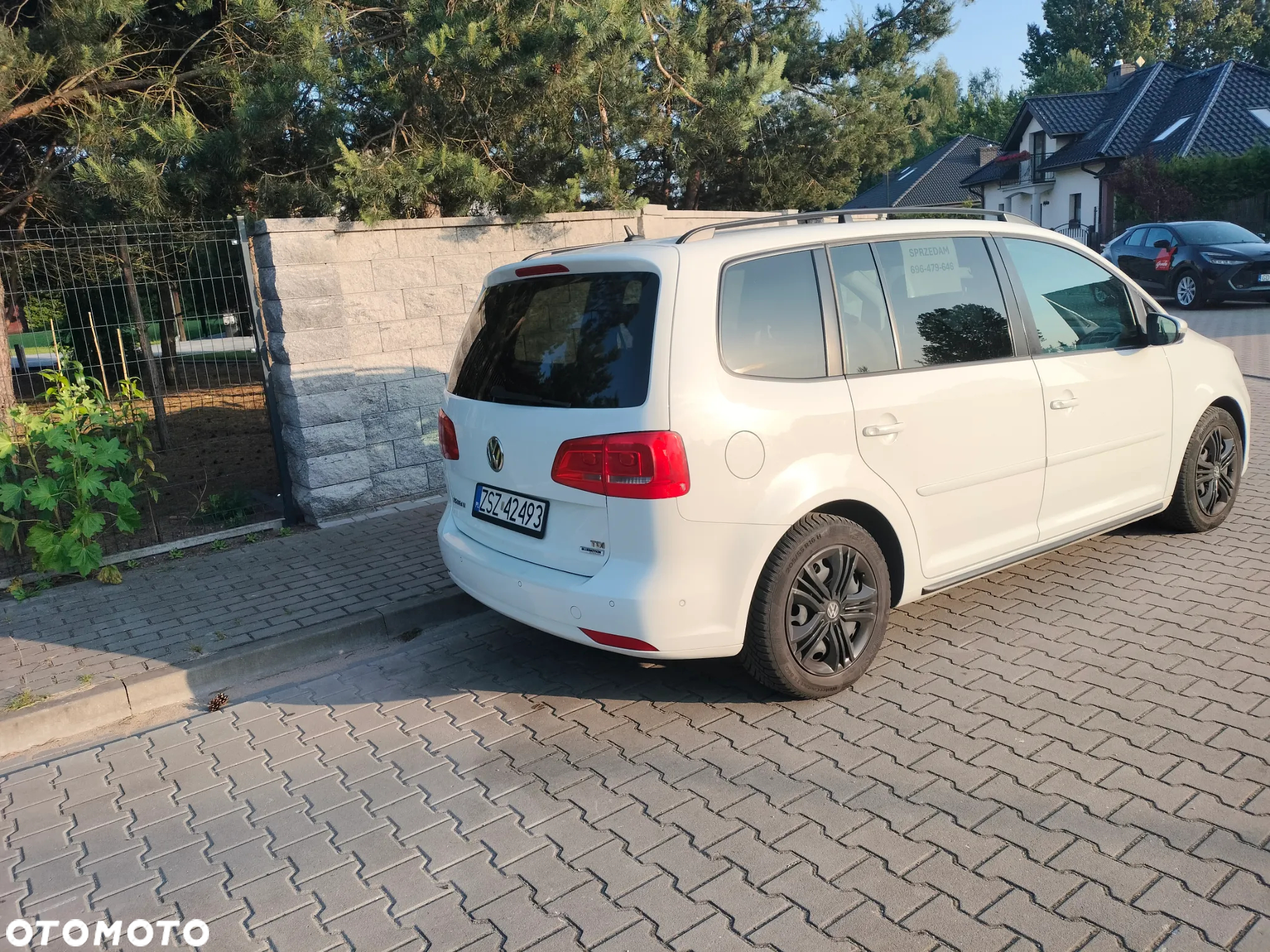 Volkswagen Touran 1.6 TDI DPF BlueMotion Technology Highline - 3