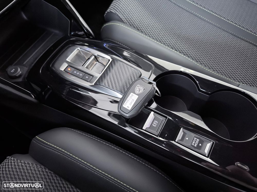 Peugeot e-2008 156 GT Exclusive - 22