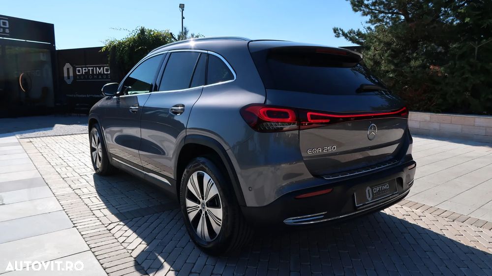 Mercedes-Benz EQA - 5