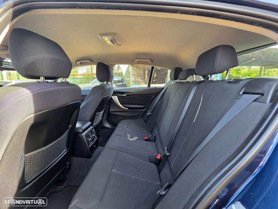 BMW 116 d EDynamics Line Sport — fotografia 10