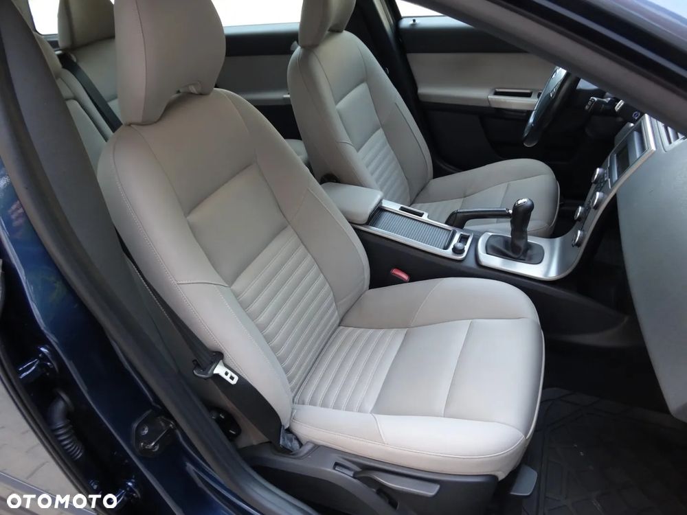 Volvo V50 2.0D DPF Momentum - 24