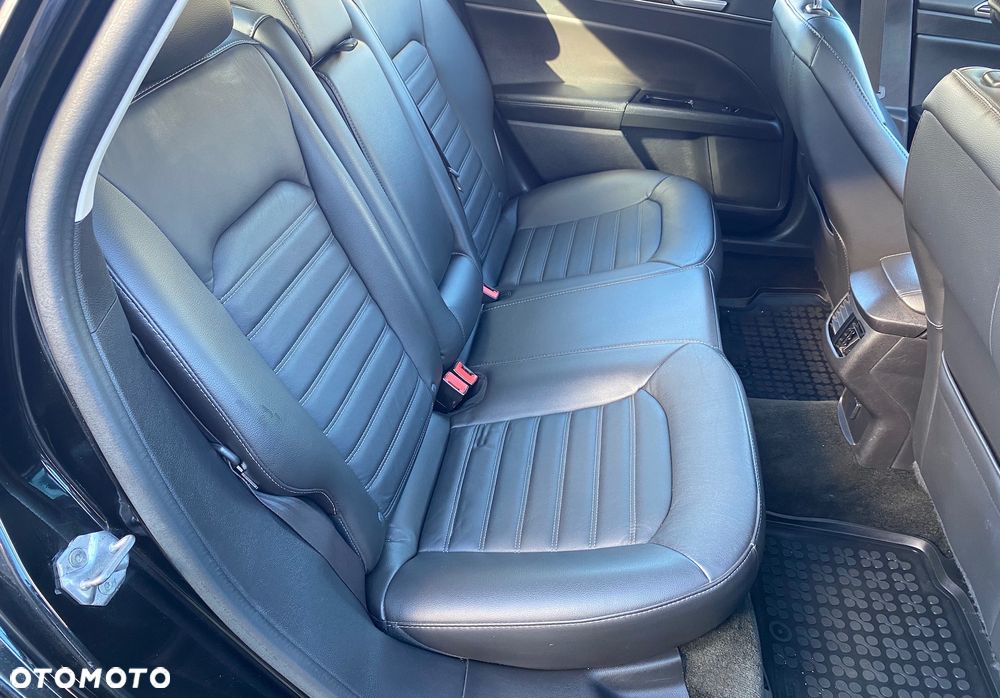 Ford Fusion 2.0 EcoBoost Titanium - 10