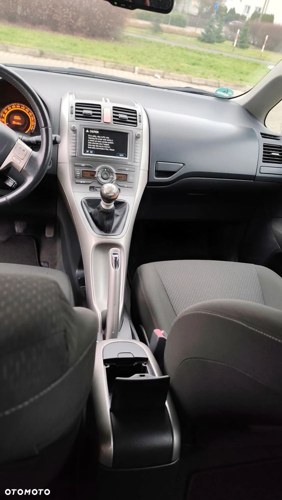 Toyota Auris 2.2 D-4D D-CAT - 7