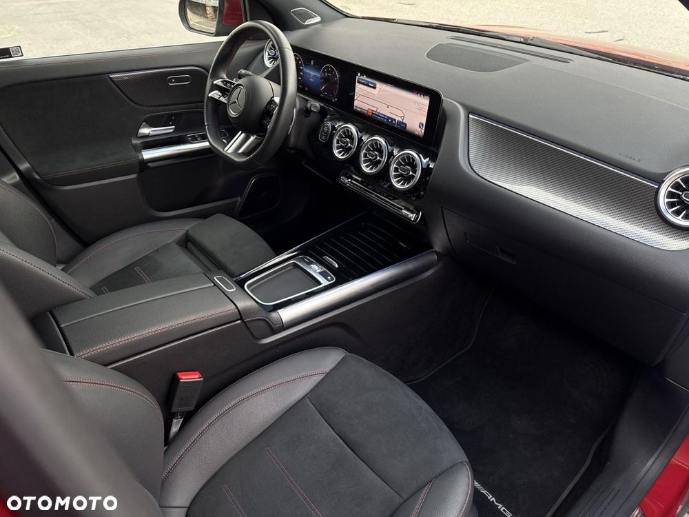 Mercedes-Benz GLA - 25