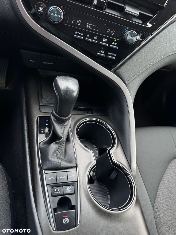 Toyota Camry 2.5 Hybrid Comfort CVT - 20